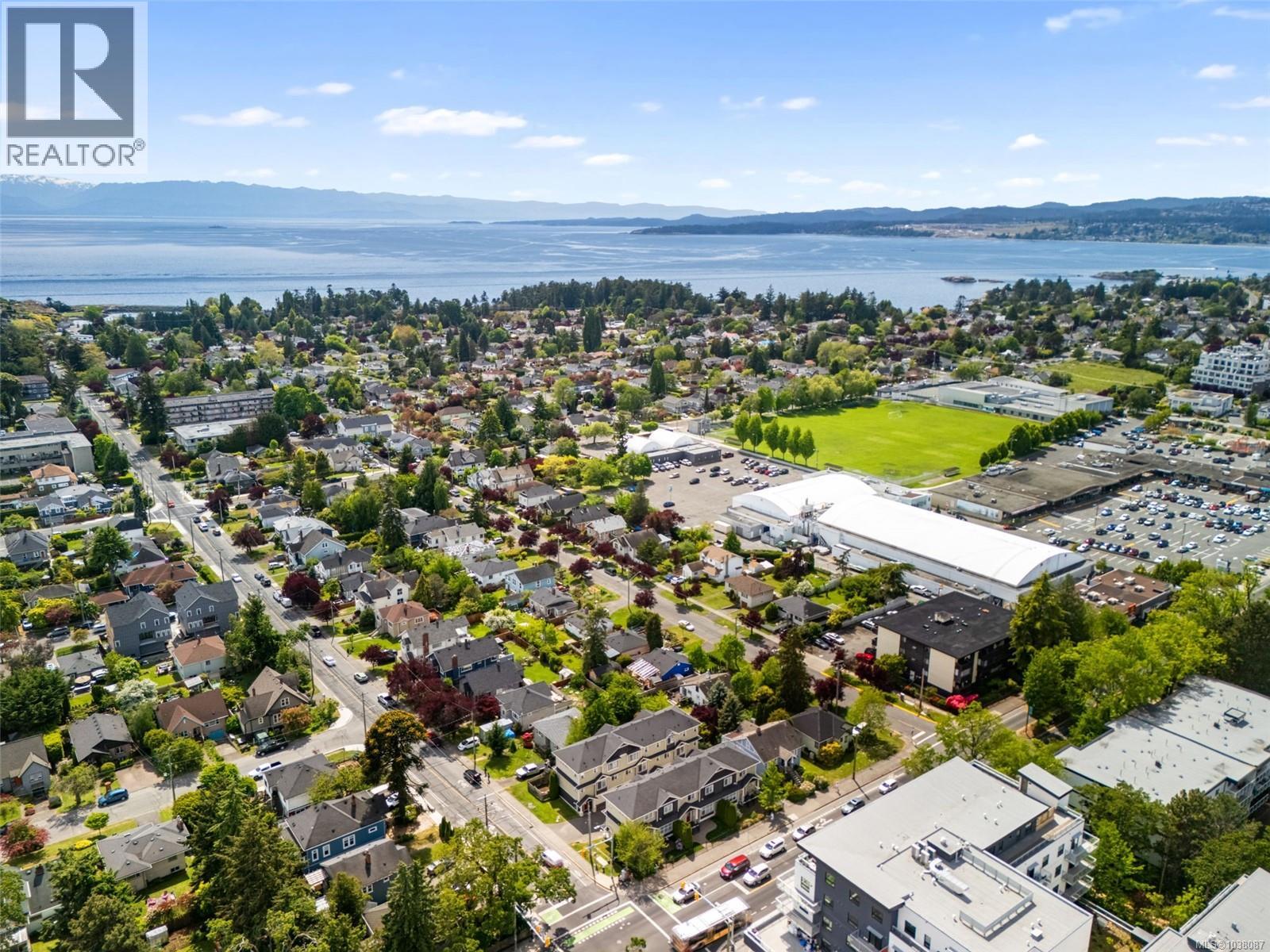 #4 1105 Esquimalt Rd - 31