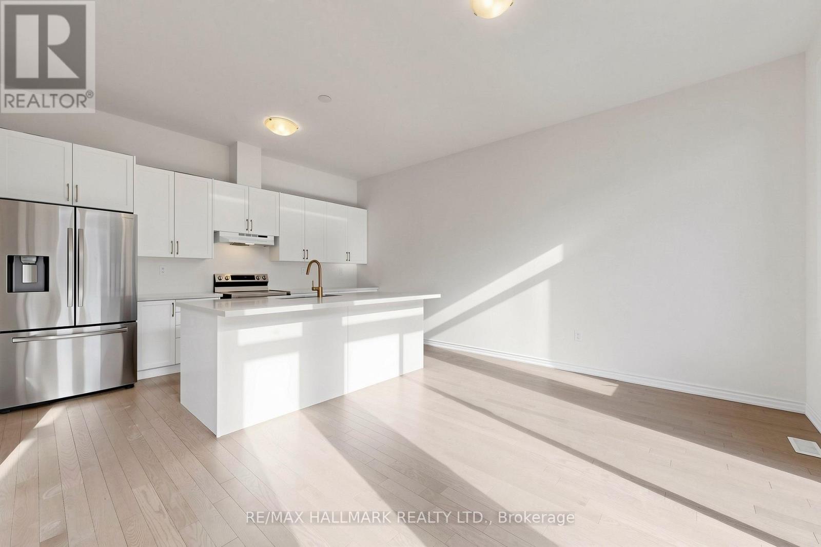 112 WESLOCK CRESCENT - 12