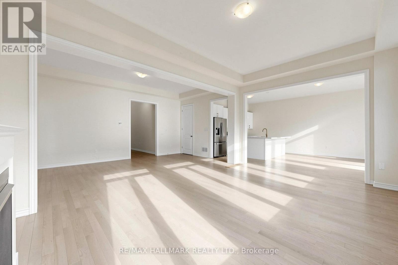 112 WESLOCK CRESCENT - 9