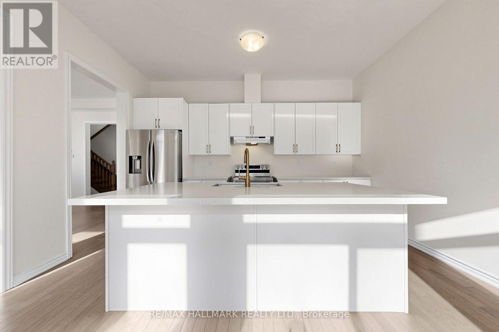 112 WESLOCK CRESCENT - 18