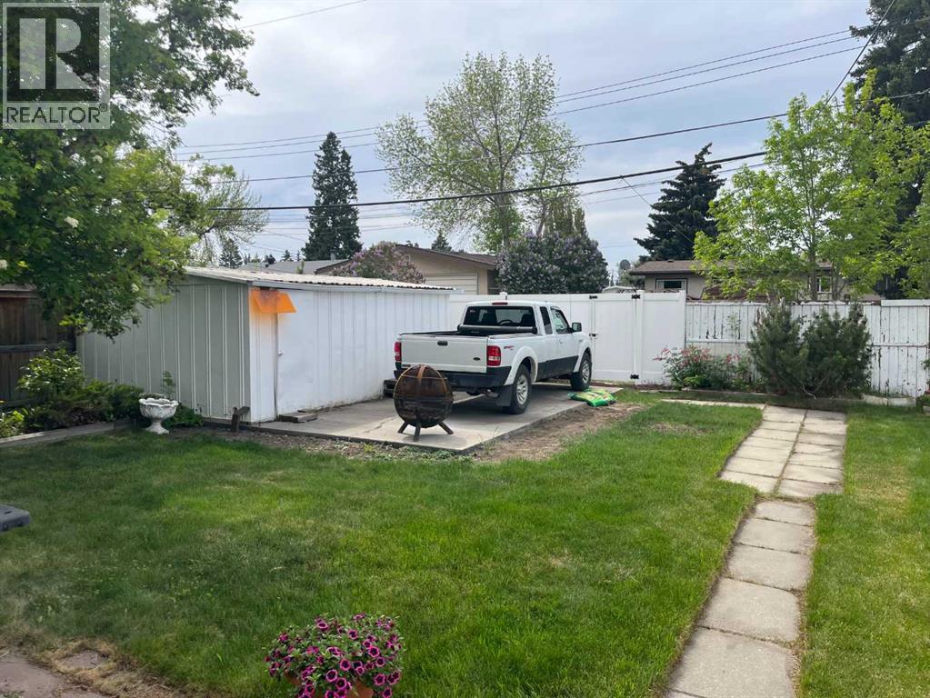 2015 Milne Drive NE - 24