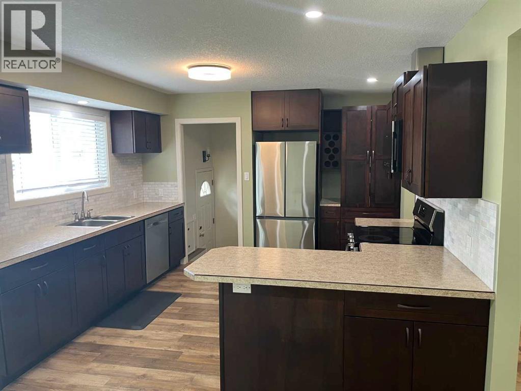 2015 Milne Drive NE - 4