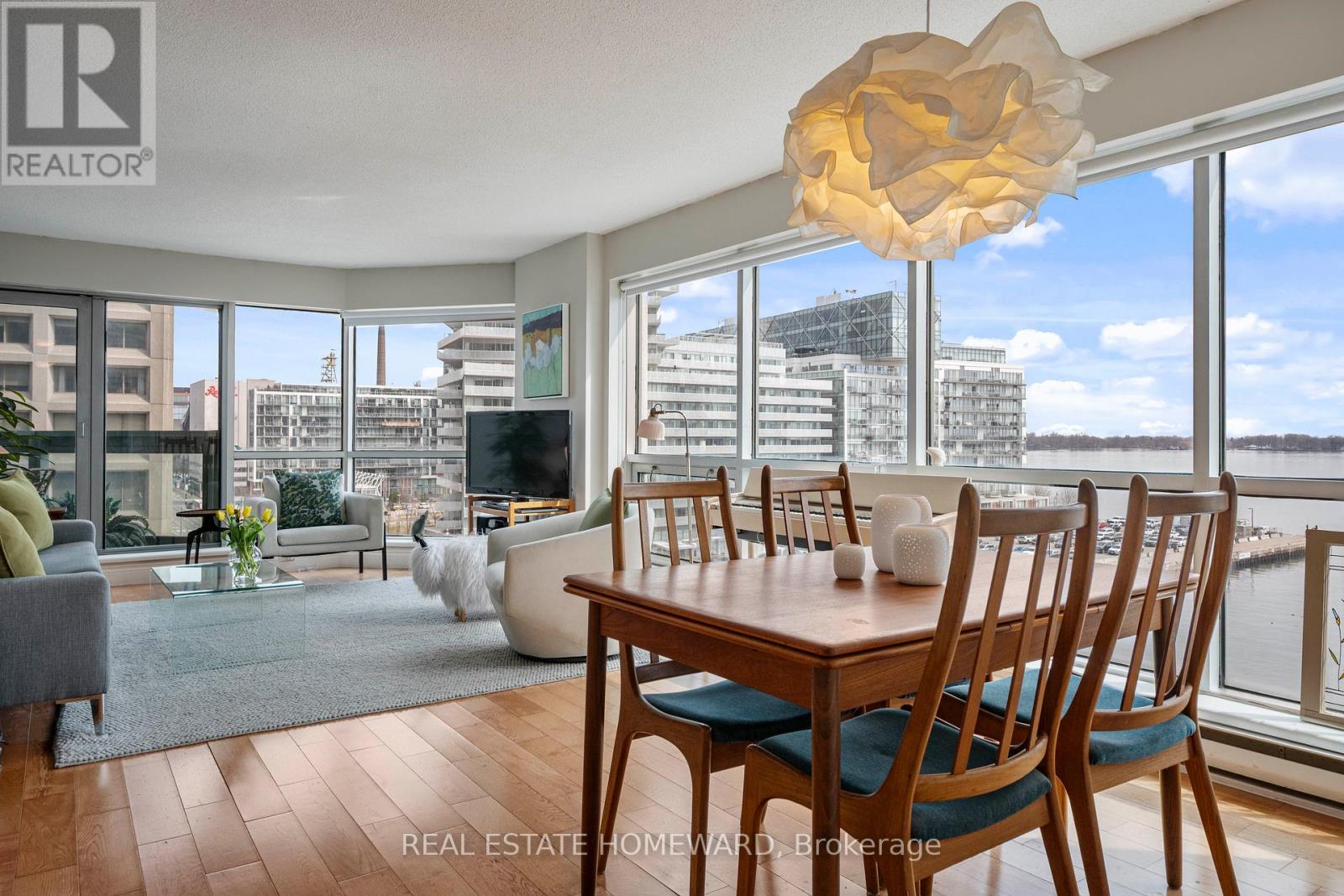Listing photo of 704 - 10 QUEENS QUAY W