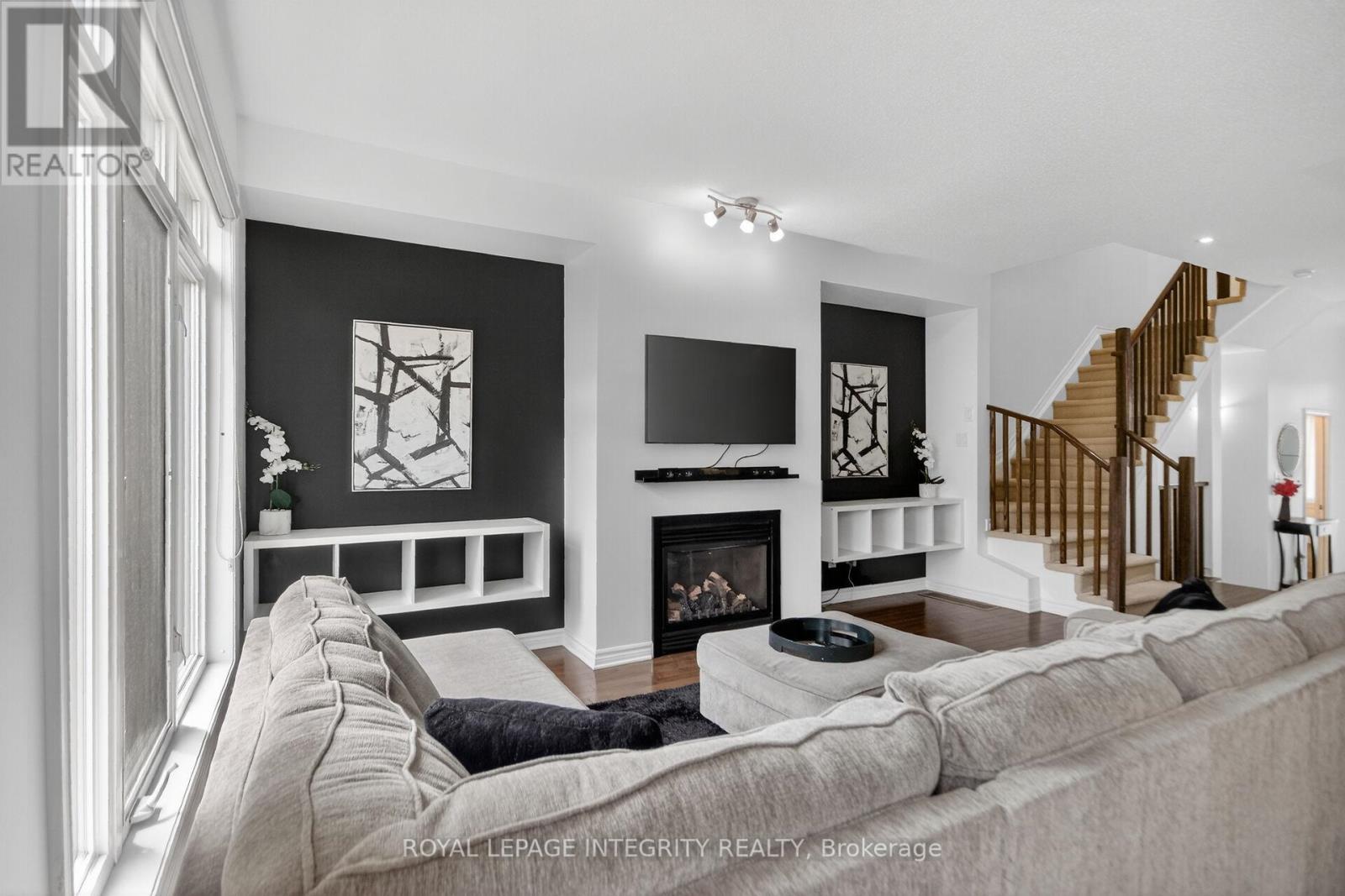 345 COOKS MILL CRESCENT — photo 11 of 50