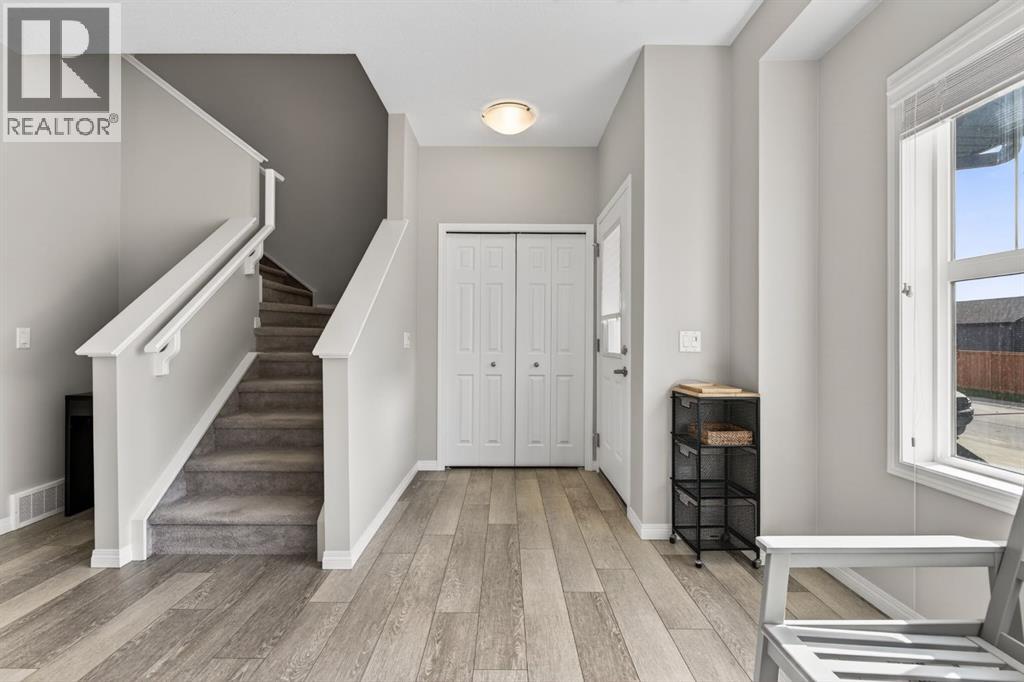 848 Chinook Gate Parade SW - 5
