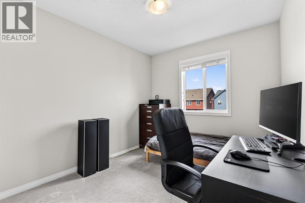 848 Chinook Gate Parade SW - 25
