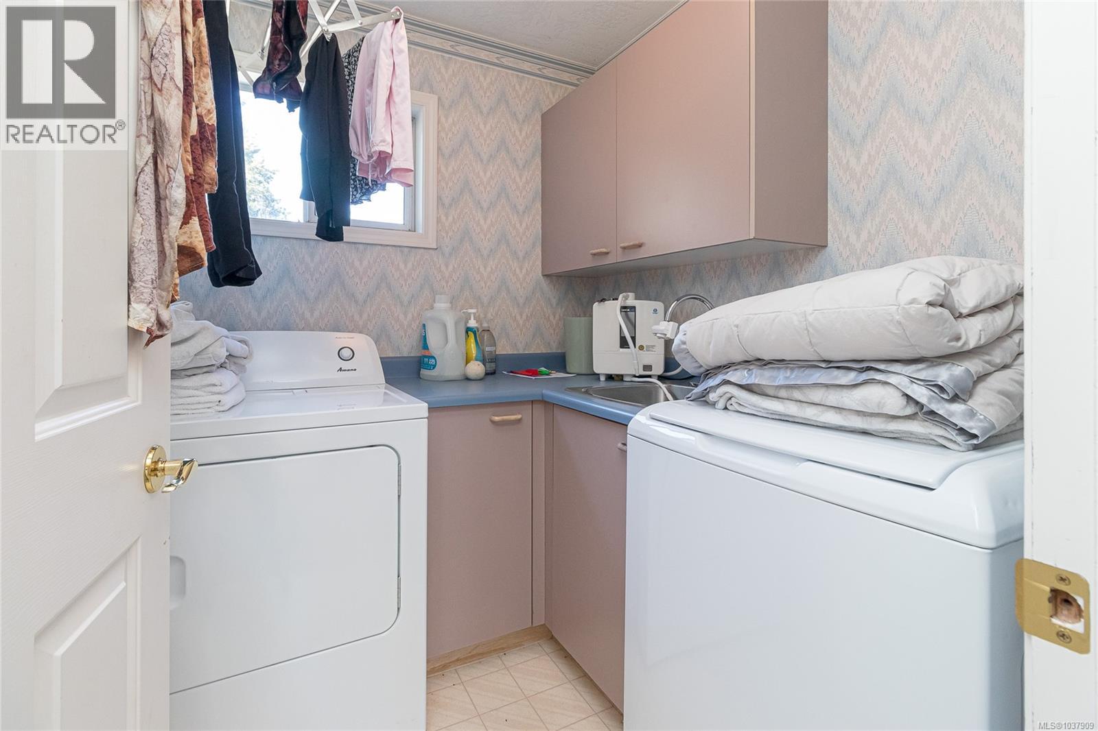 4343 Emily Carr Dr - 25