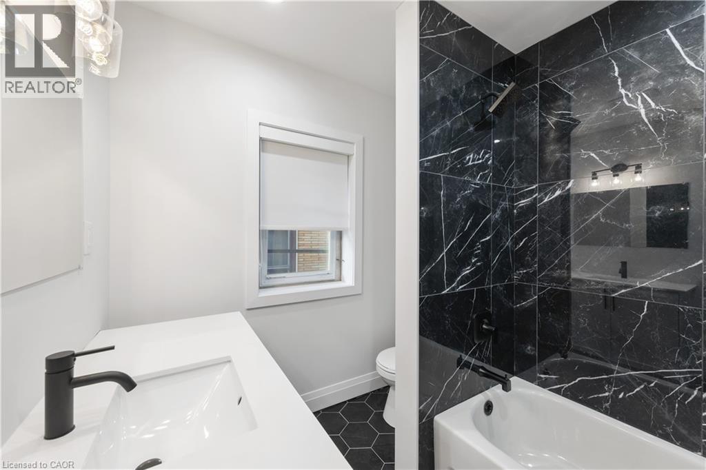 5 MAPLEWOOD Avenue - 27