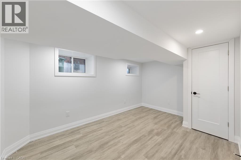 5 MAPLEWOOD Avenue - 46