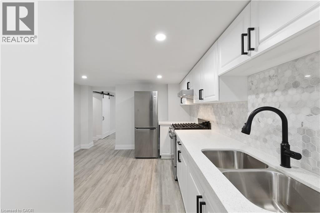 5 MAPLEWOOD Avenue - 40