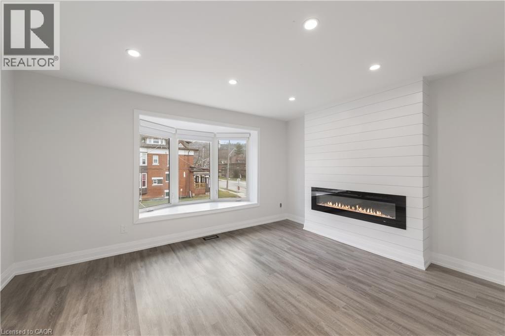 5 MAPLEWOOD Avenue - 23
