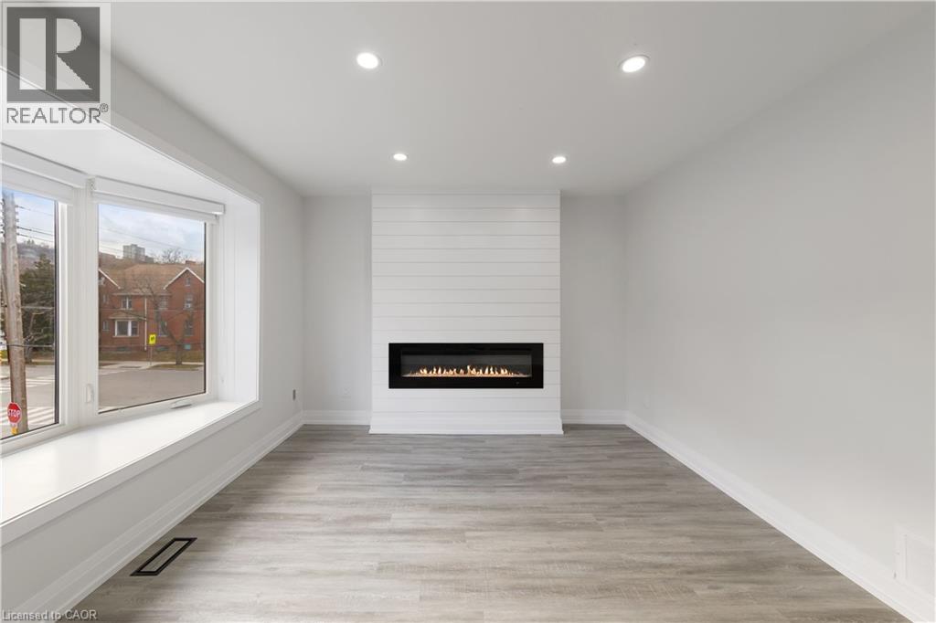 5 MAPLEWOOD Avenue - 24