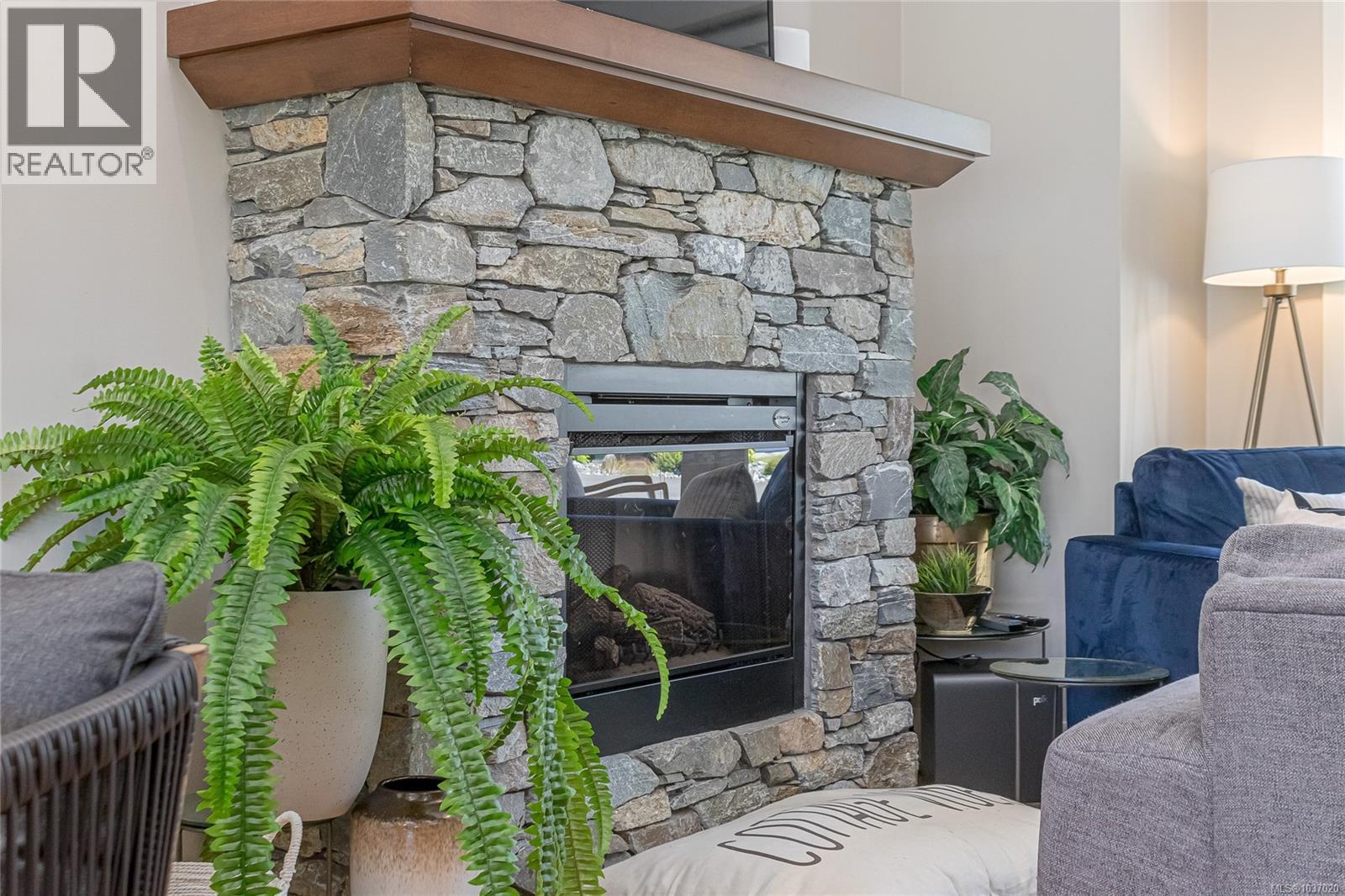 #15 5251 Island Hwy W - 25