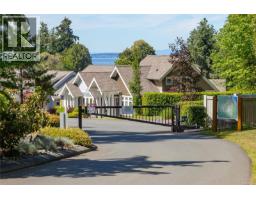 15 5251 Island Hwy W, Qualicum Beach, BC V9K2C1 Photo 15