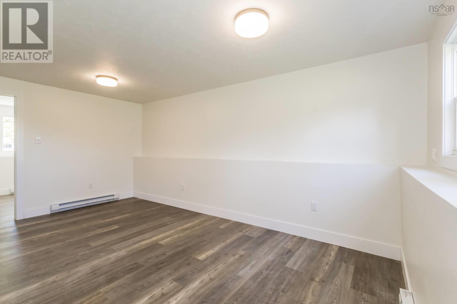 47 Saxon Street - 31