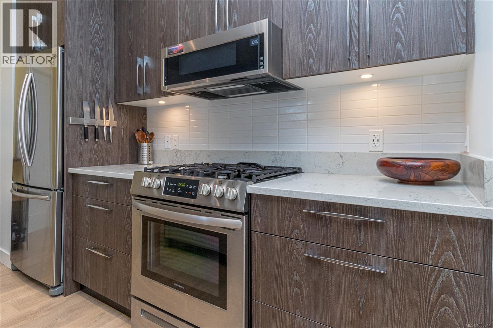 #103 9864 Fourth St - 17