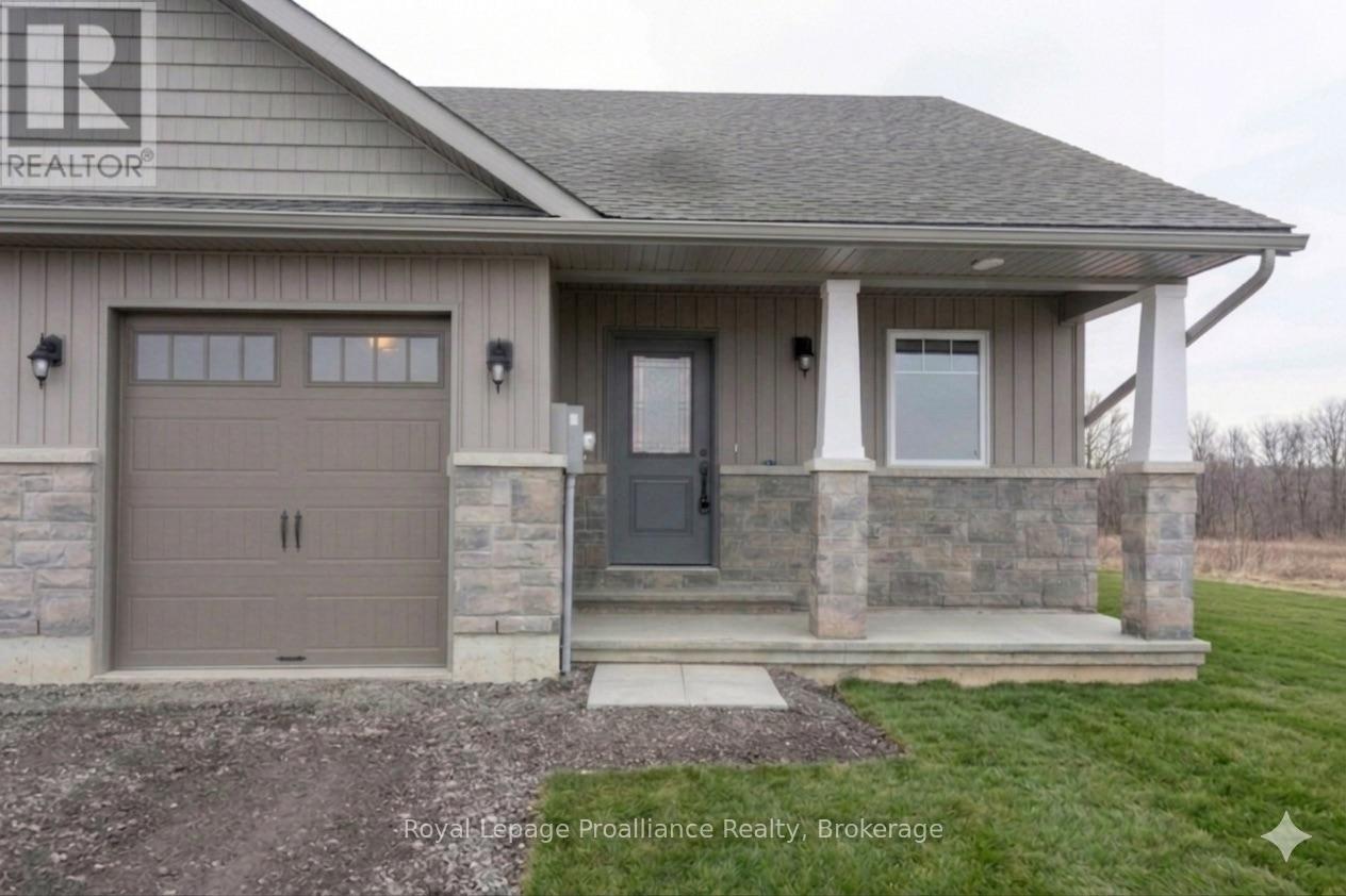 123 FARRINGTON CRESCENT - 2