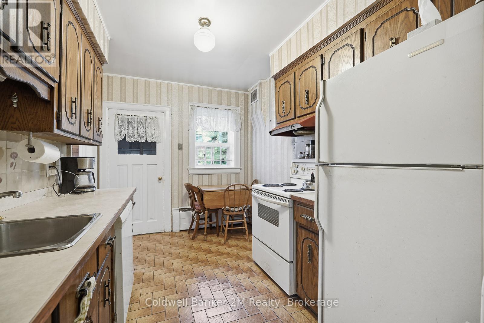 296 BRIAR HILL AVENUE - 12