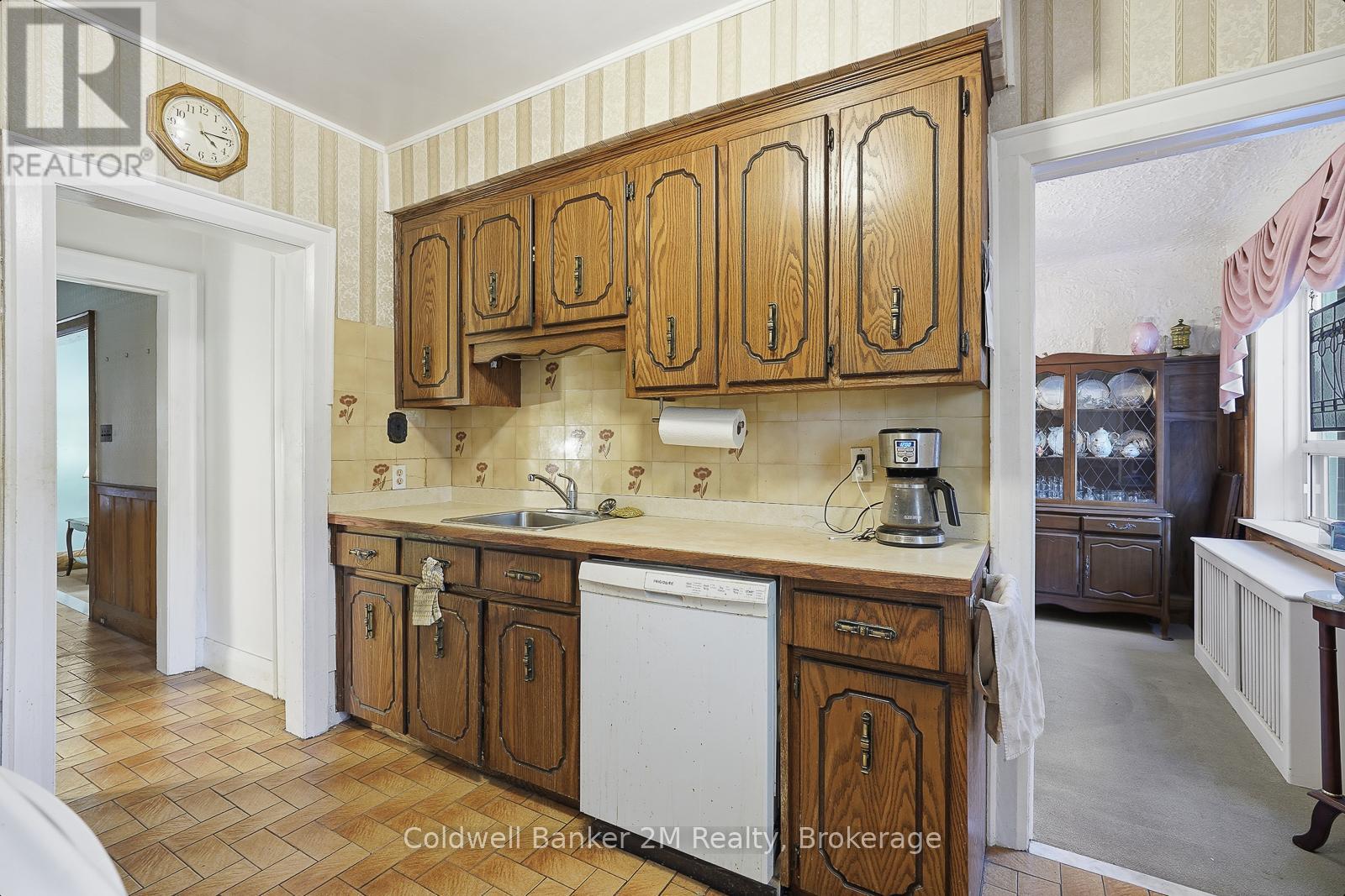 296 BRIAR HILL AVENUE - 22