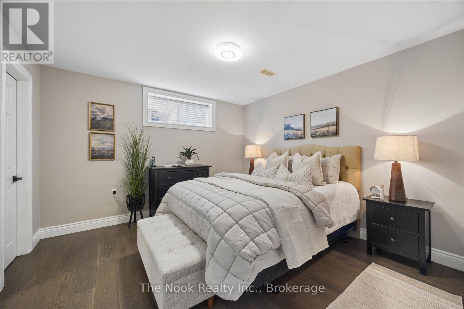 1000 GRANDLEA COURT - 10