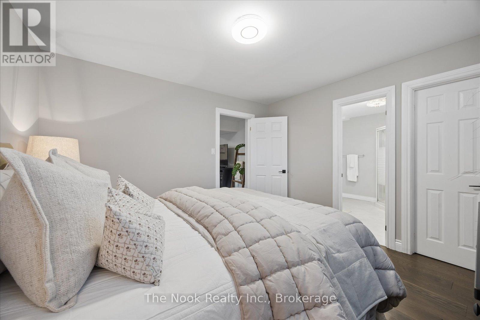 1000 GRANDLEA COURT - 11