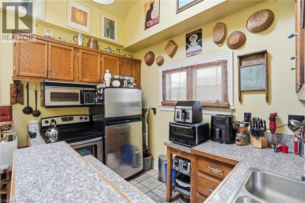 27 ONTARIO Avenue - 11
