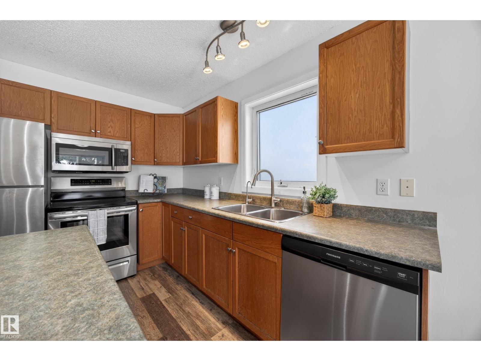 #39 4020 21 ST NW - 10