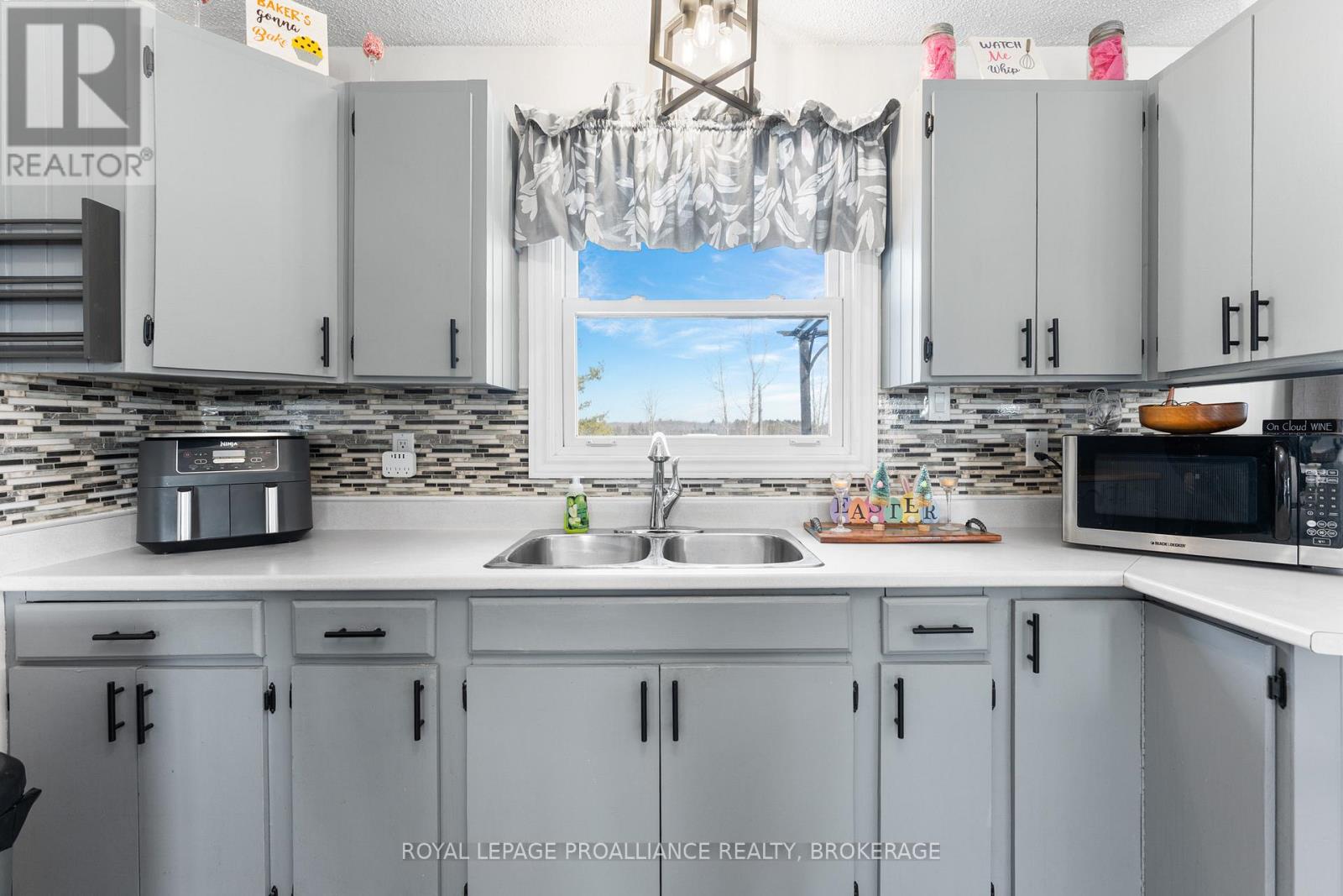 261 SHANE STREET - 17
