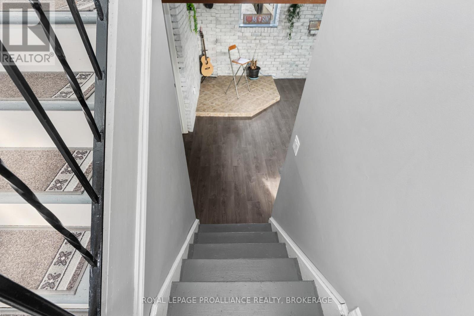 261 SHANE STREET - 36