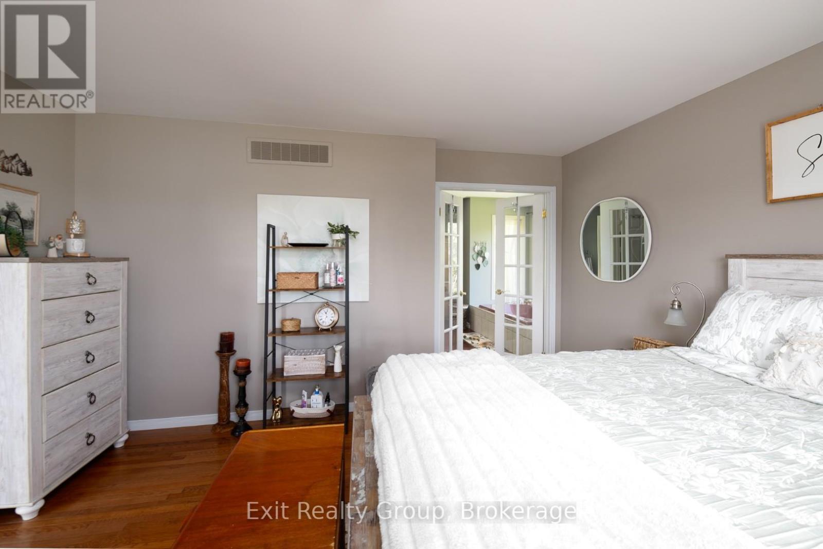 396 NICHOLS ROAD - 14