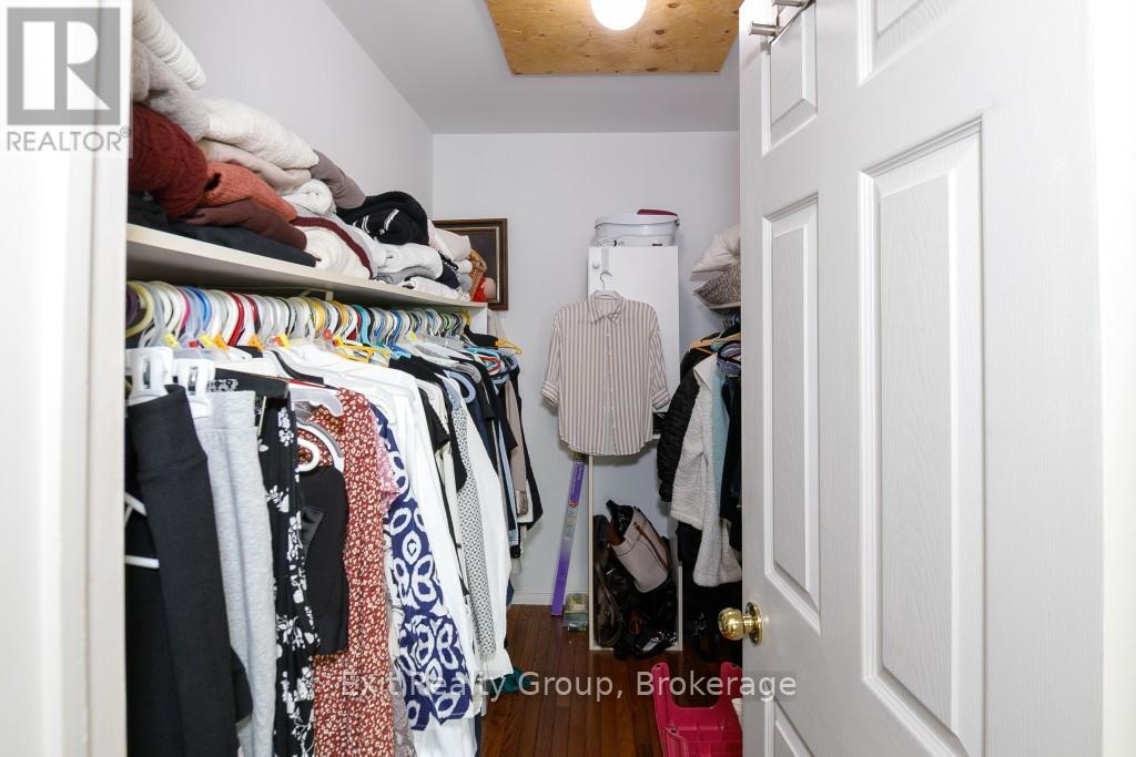 396 NICHOLS ROAD - 17