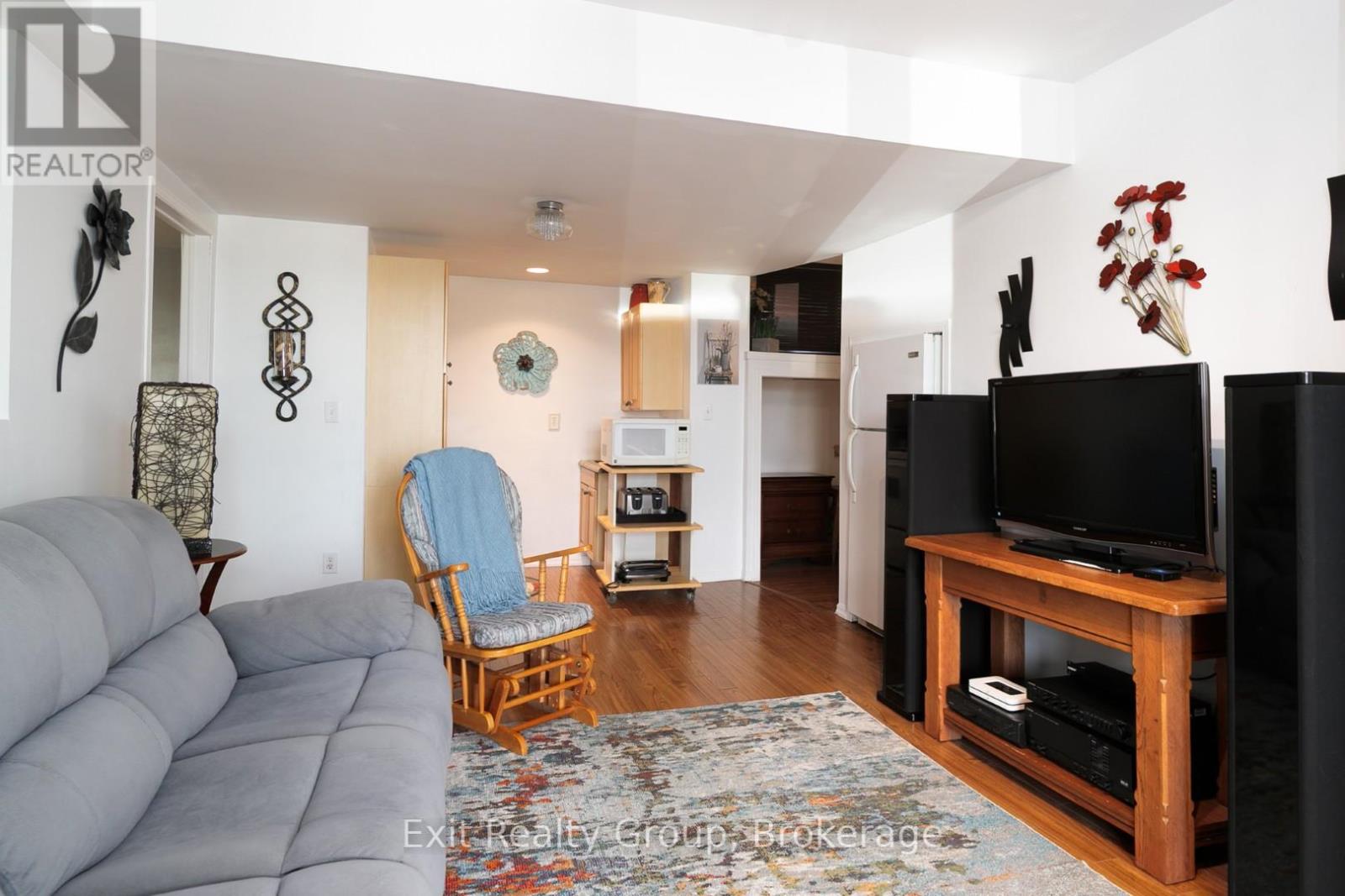 396 NICHOLS ROAD - 23