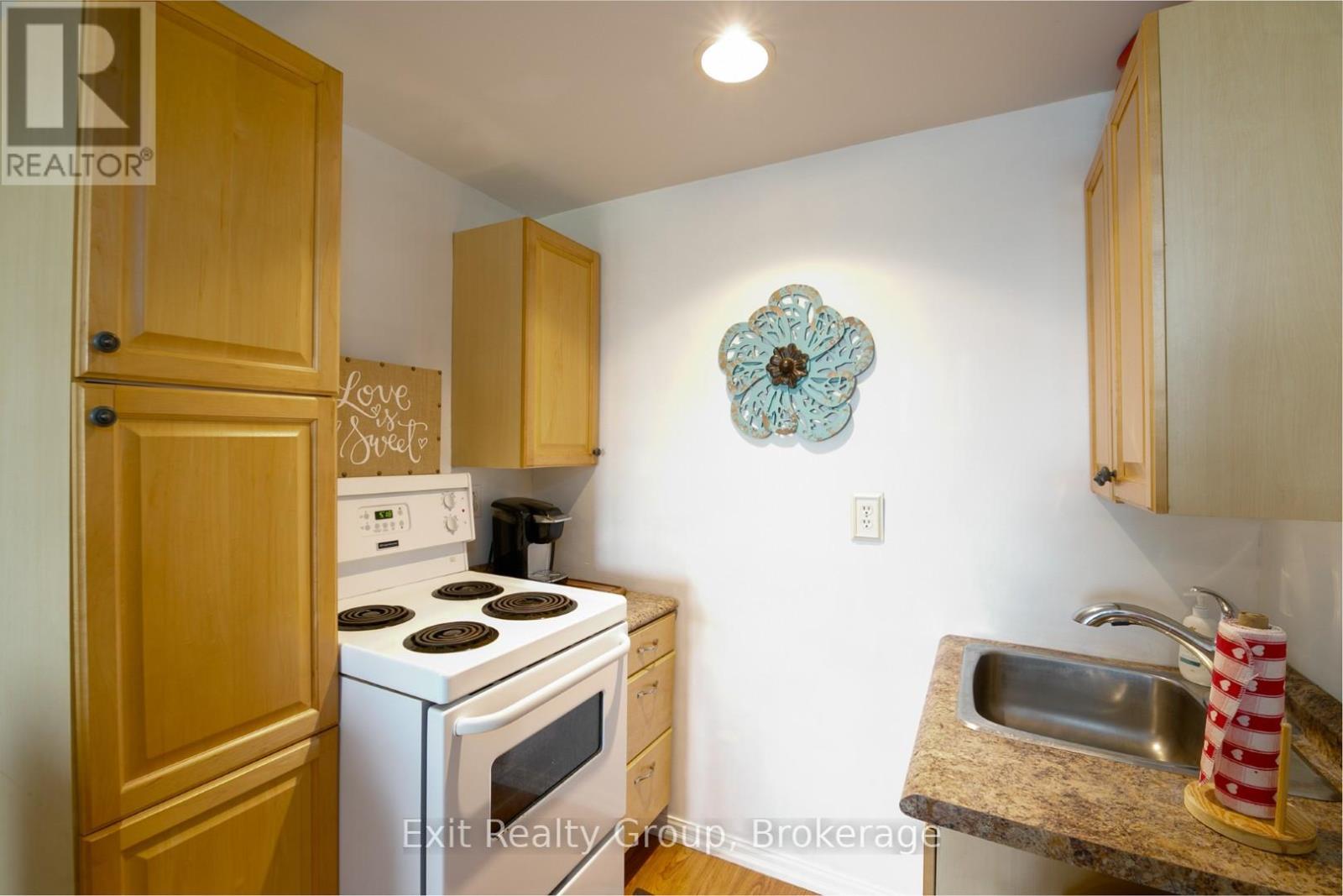 396 NICHOLS ROAD - 24