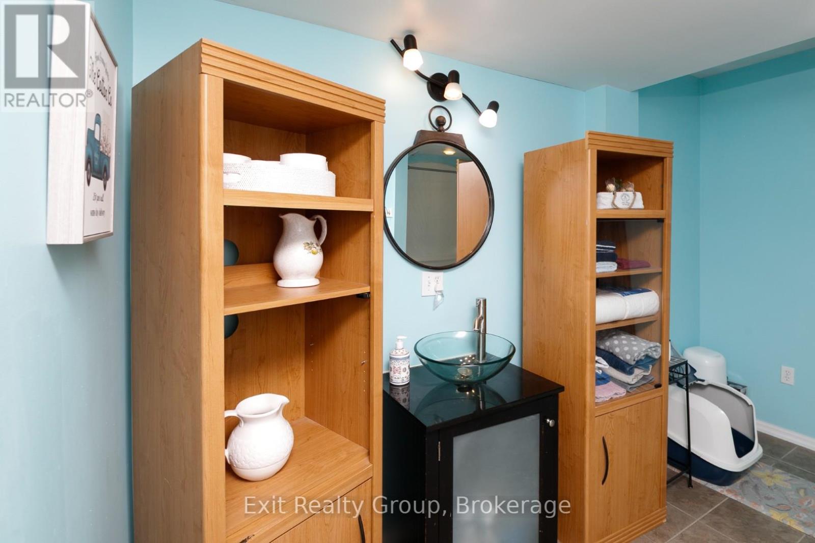 396 NICHOLS ROAD - 32