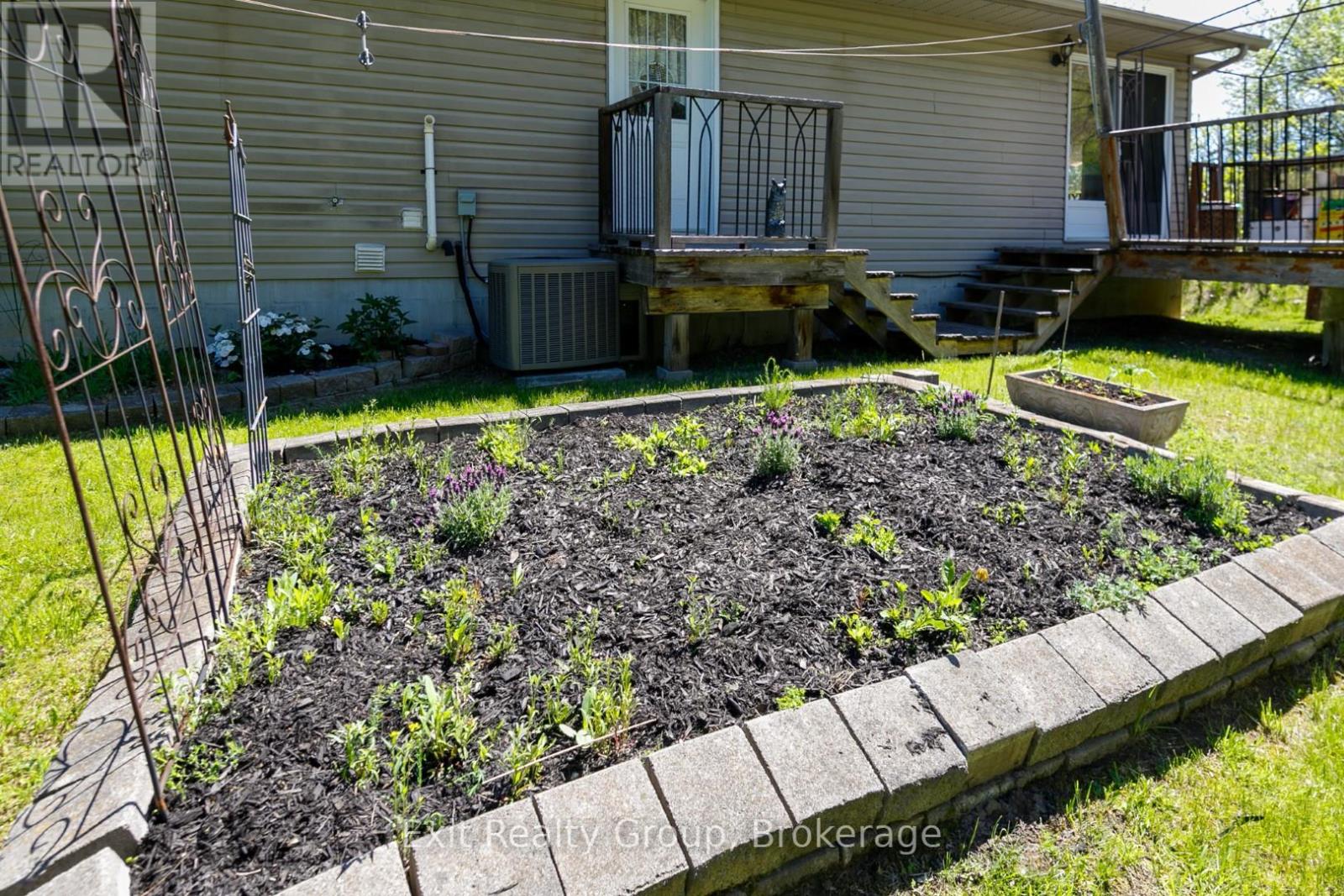 396 NICHOLS ROAD - 44