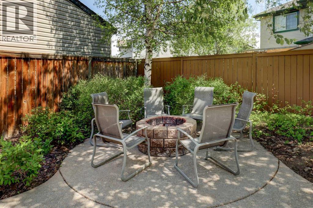 8 Canoe Road SW - 33