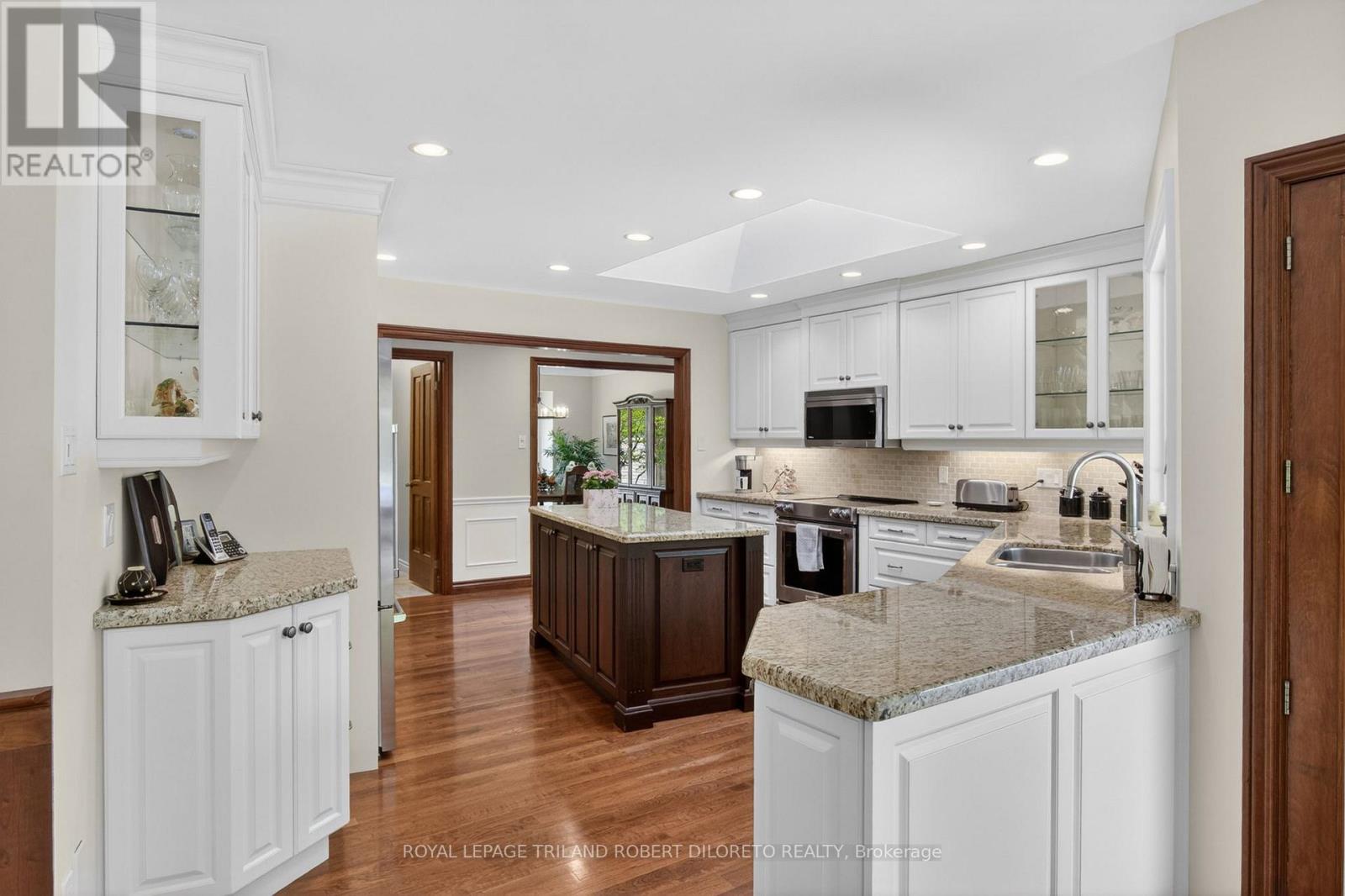 83 CONIFER PLACE - 14