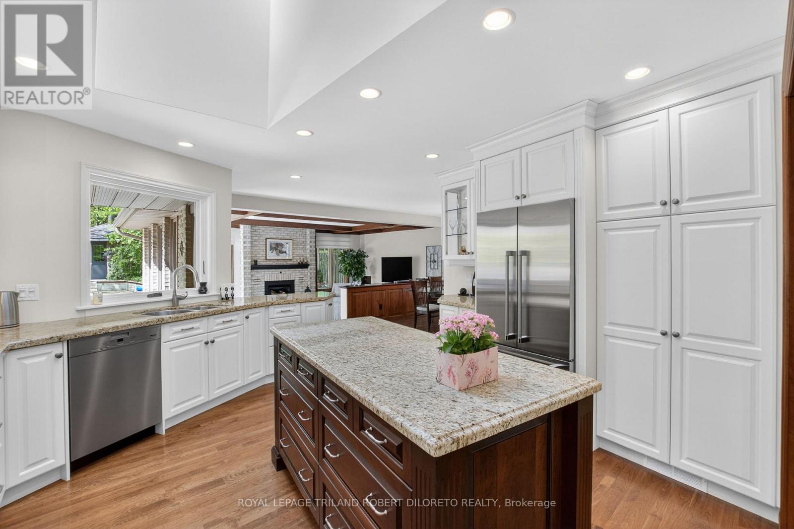 83 CONIFER PLACE - 15