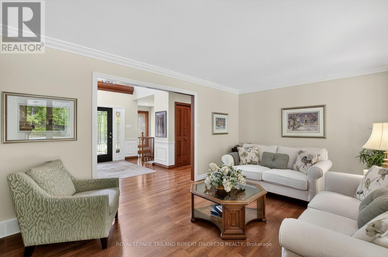 83 CONIFER PLACE - 8