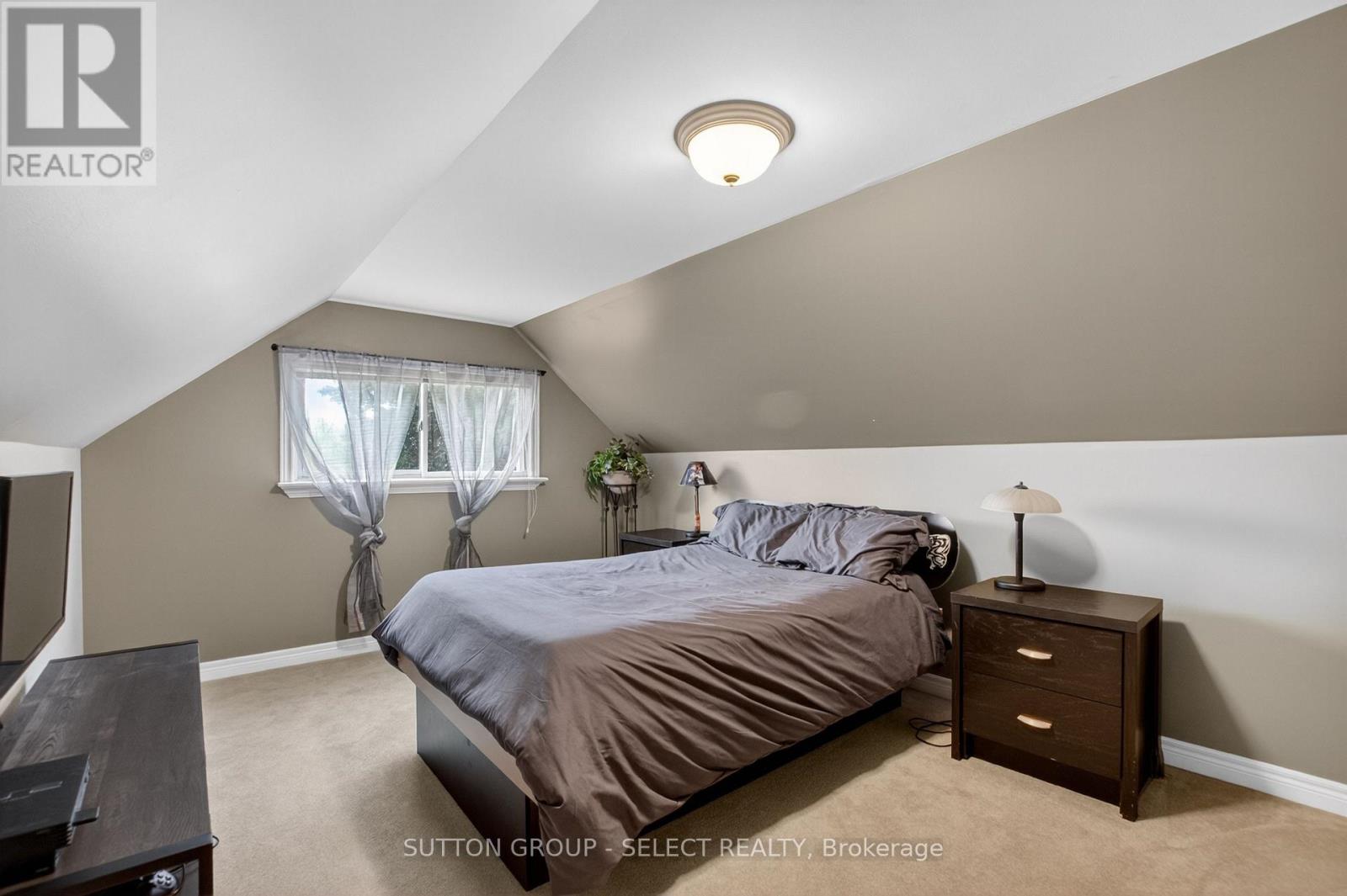 111 KITTRIDGE AVENUE E - 31