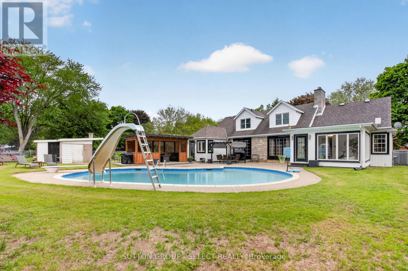 111 KITTRIDGE AVENUE E - 42