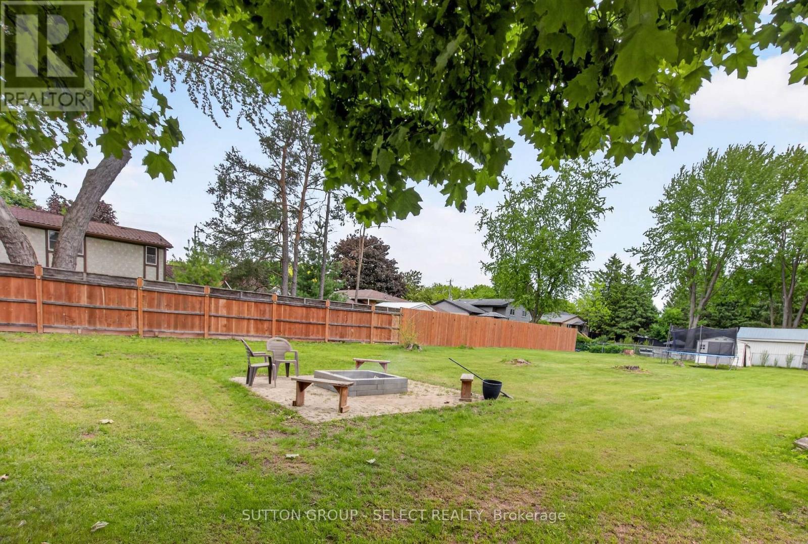 111 KITTRIDGE AVENUE E - 43