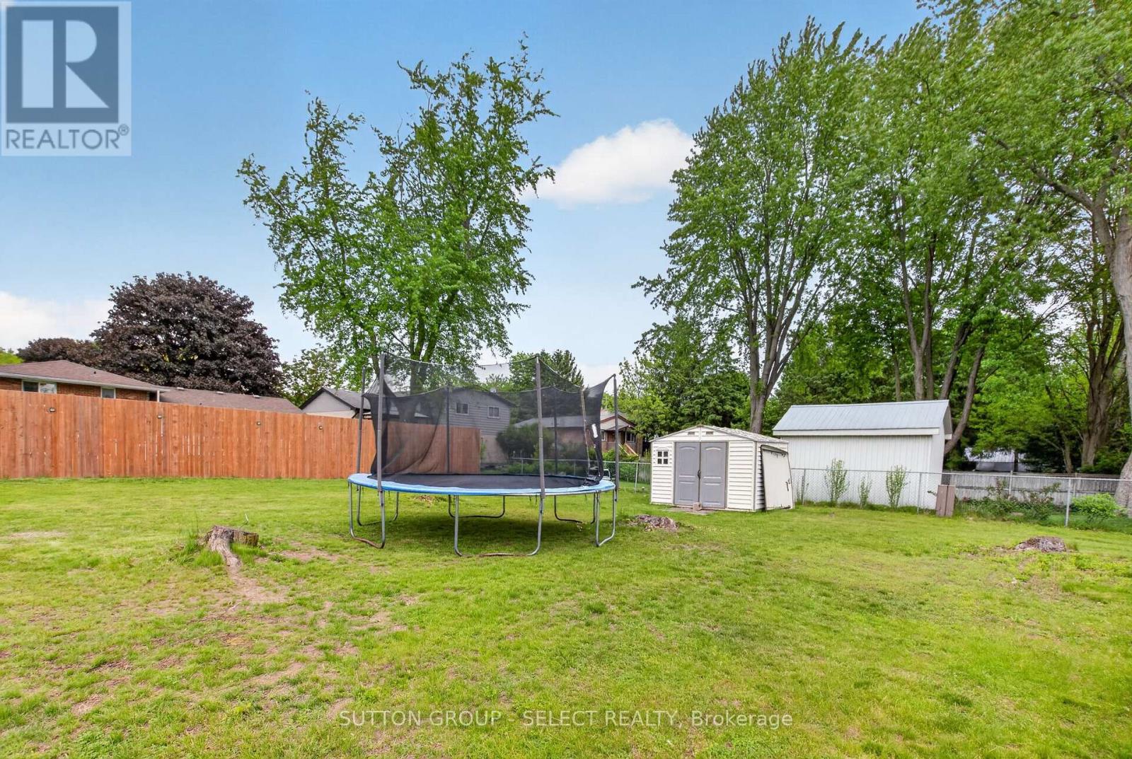 111 KITTRIDGE AVENUE E - 46