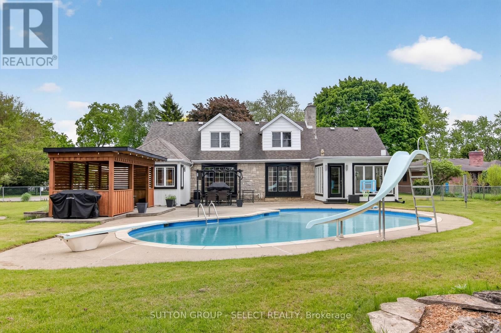 111 KITTRIDGE AVENUE E - 47