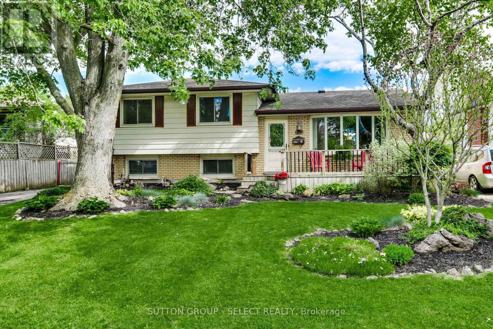 119 METCALFE CRESCENT - 1