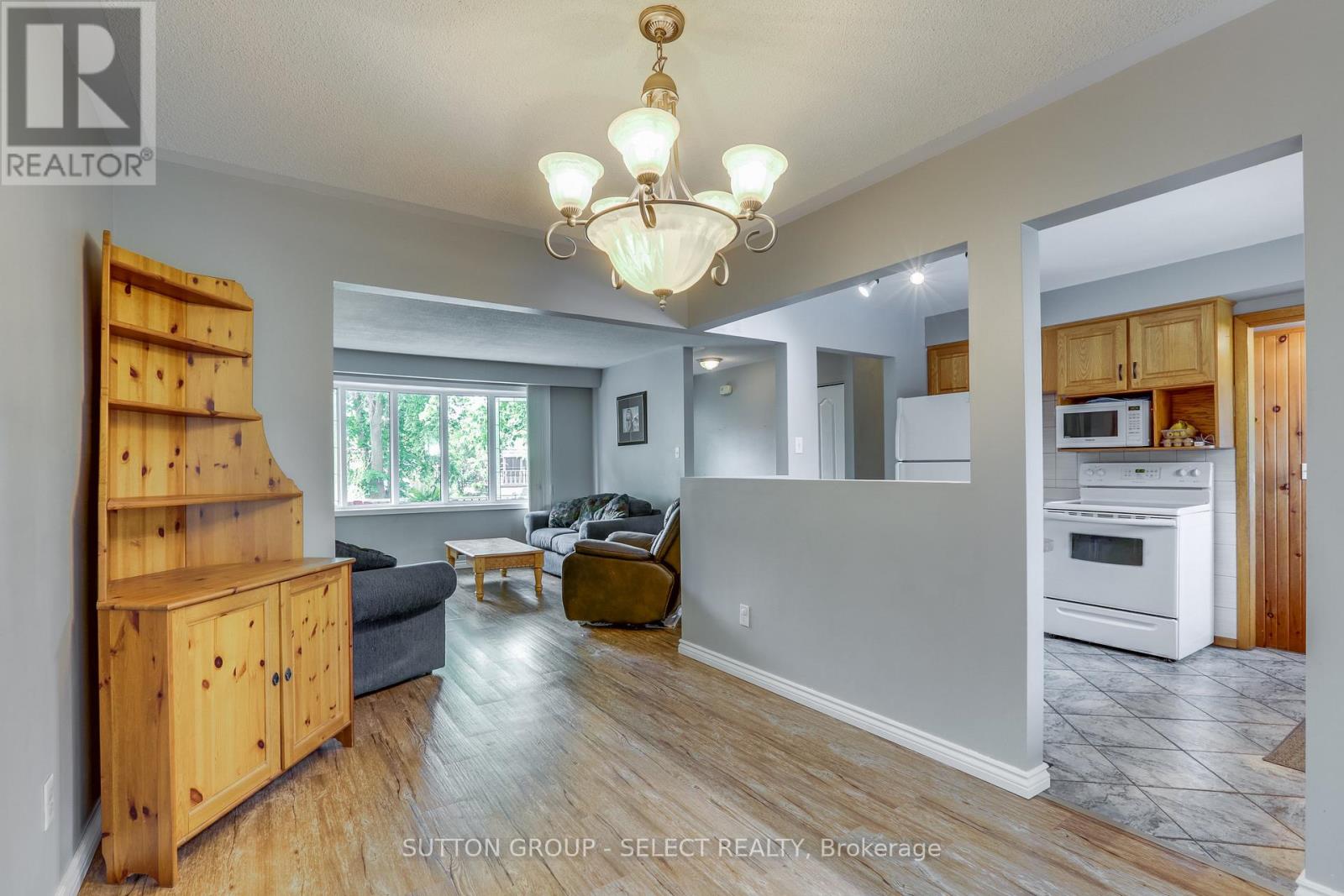 119 METCALFE CRESCENT - 13