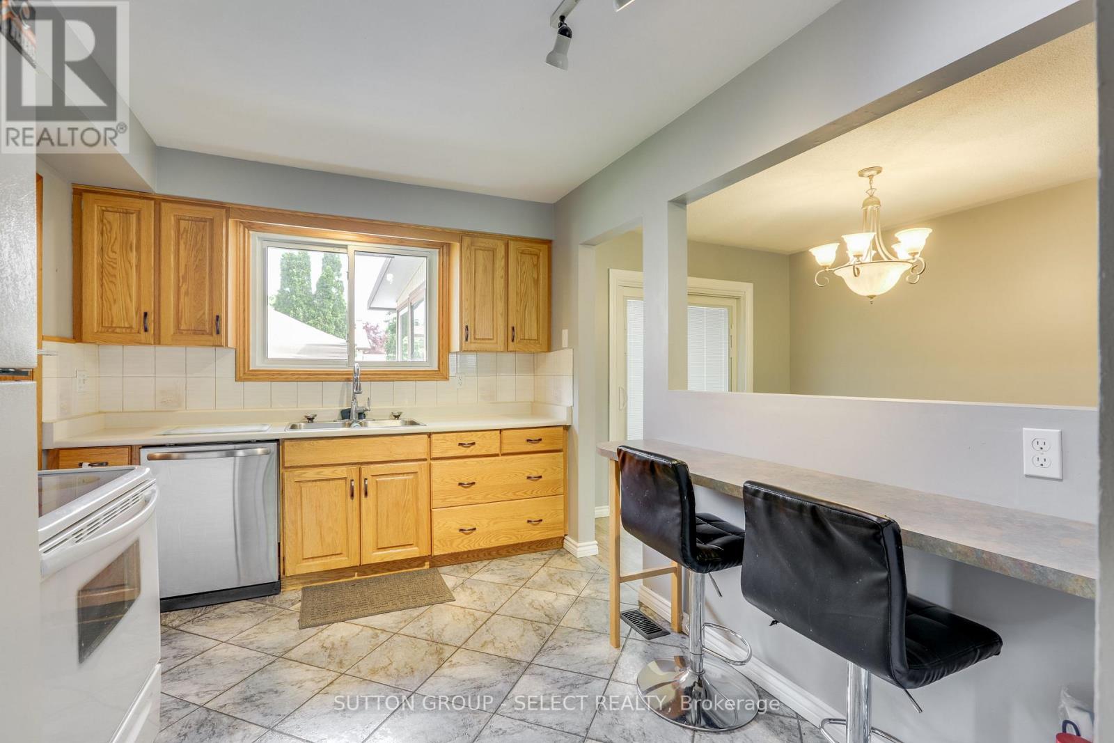 119 METCALFE CRESCENT - 17
