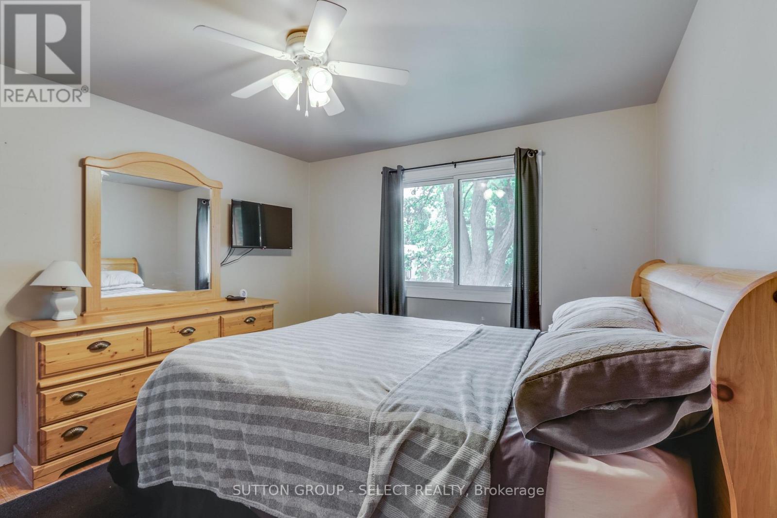 119 METCALFE CRESCENT - 23