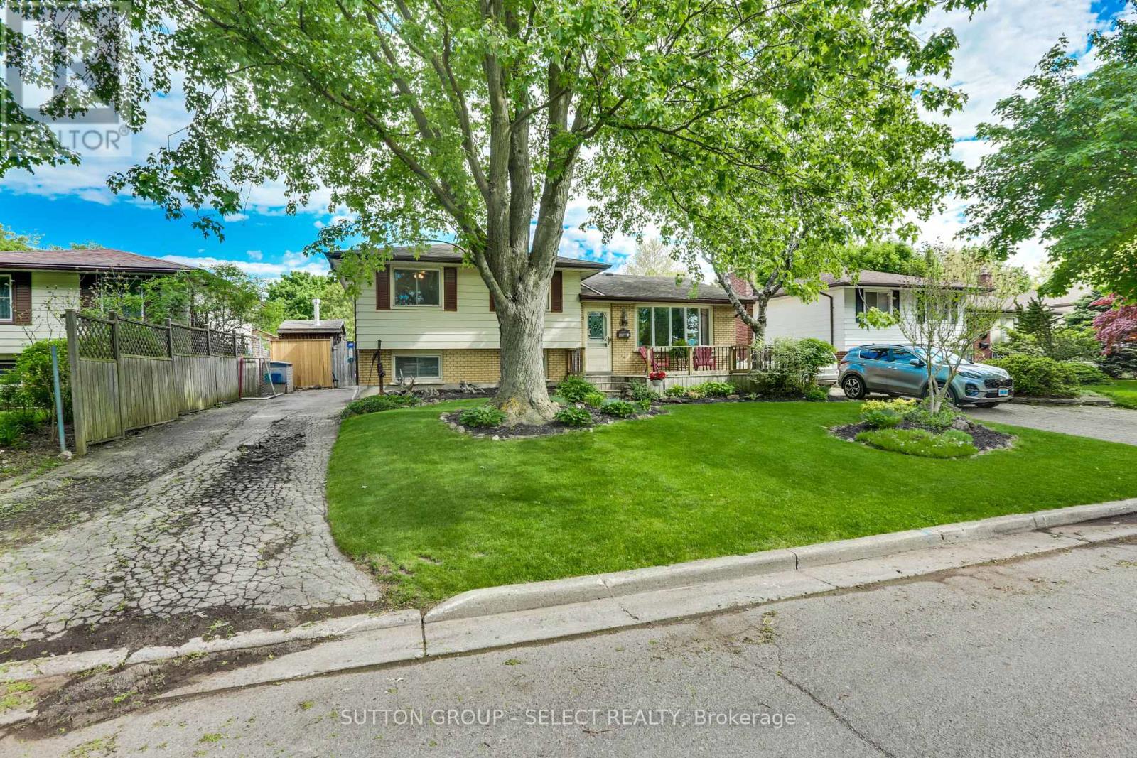 119 METCALFE CRESCENT - 3