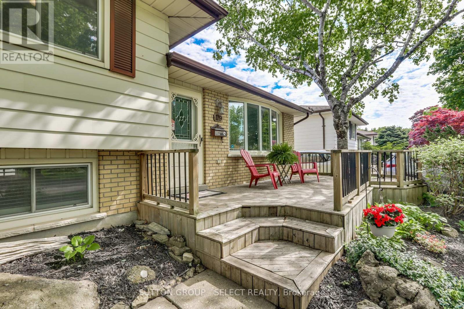 119 METCALFE CRESCENT - 4